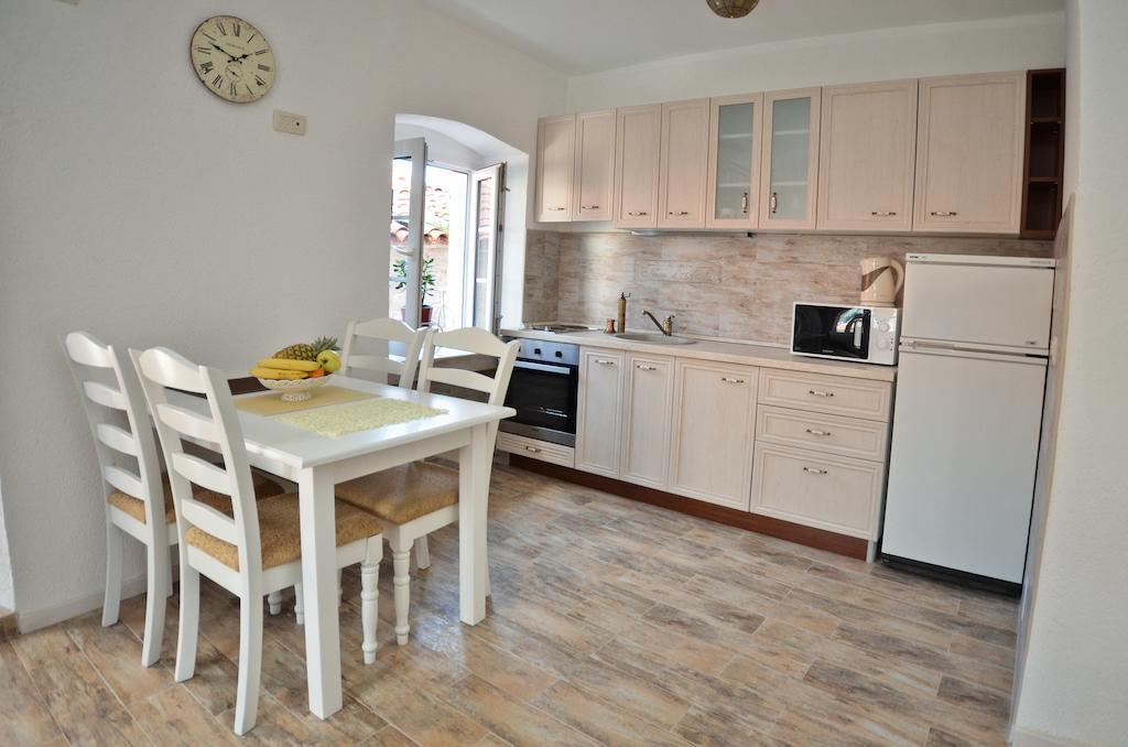 Bell Tower Apartment Budva Room photo